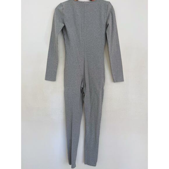 Aritzia The Group Babaton Jumpsuit M Gray Long Sleeve Fitted Athletic Bodyshape - Picture 2 of 11